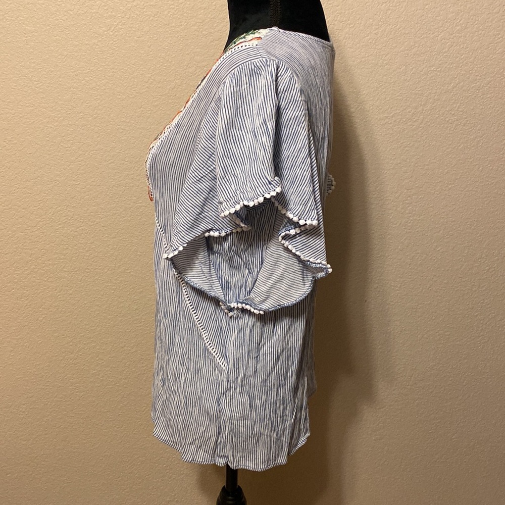 ❤️2 for $10 Blue and White Stripe Top Stitched Flower Designs - Picture 3 of 10